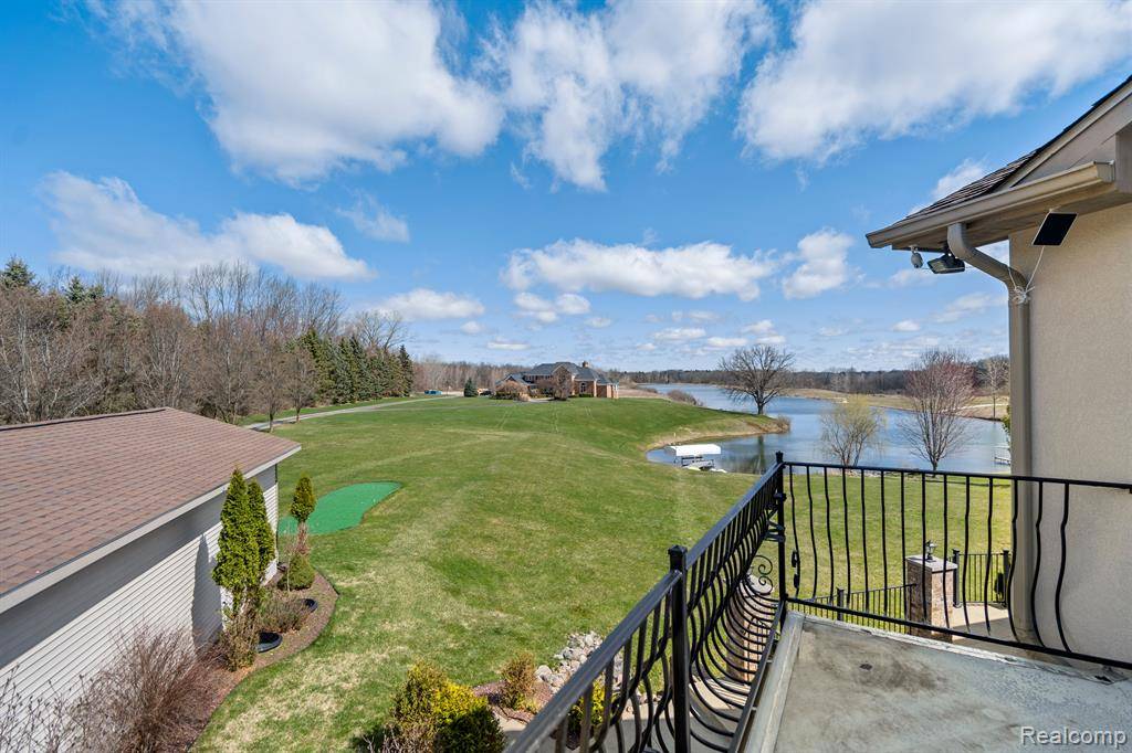Holly, MI 48442 9493,7455 GROVELAND Road