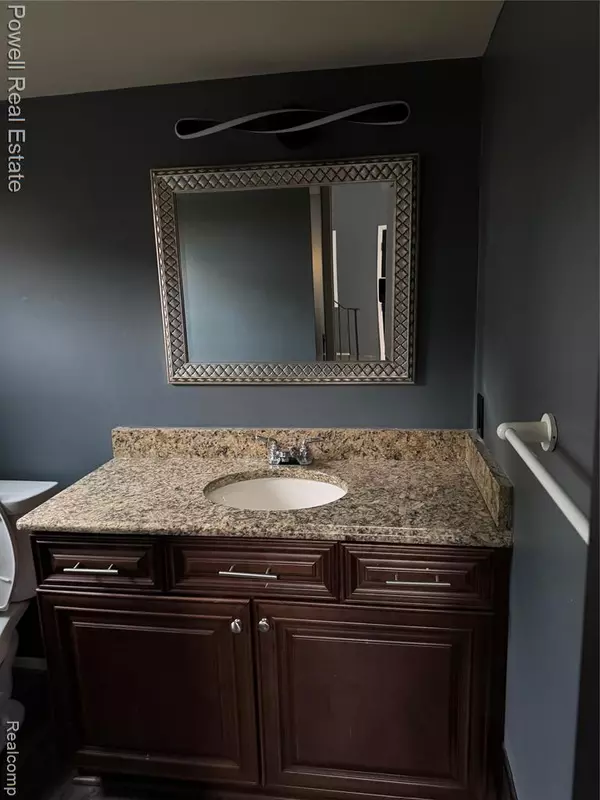 Farmington Hills, MI 48331 1730,30362 SOUTHAMPTON Lane