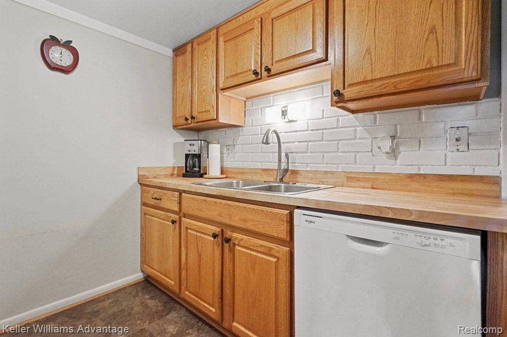 South Lyon, MI 48178,25348 Franklin Terrace