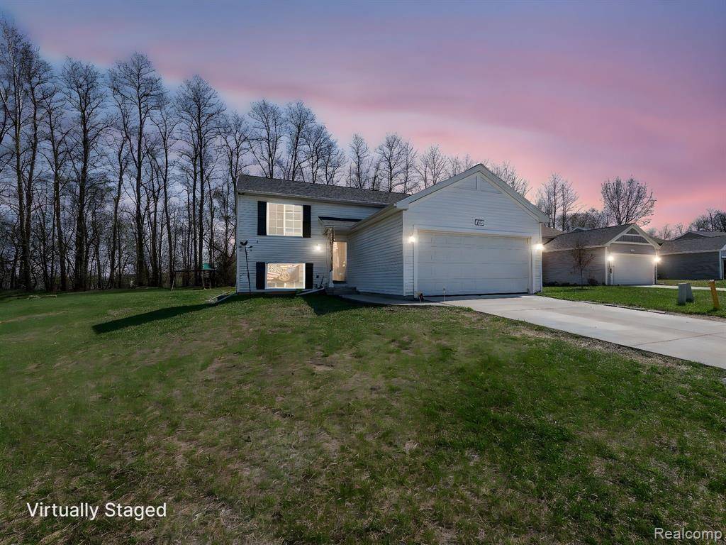 Brooklyn, MI 49230 8358,159 ST CLAIR Circle
