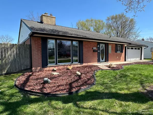 1616 LATHERS ST Street,  Garden City,  MI 48135 3039
