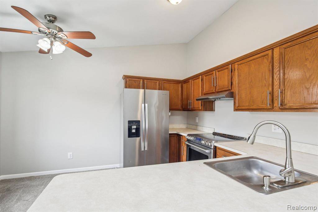 Harrison Twp, MI 48045 2060,38650 LANSE CREUSE Street