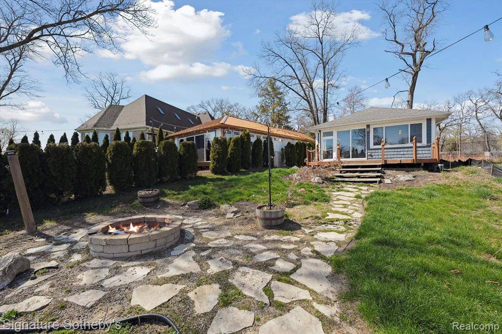 White Lake, MI 48386 4512,8797 COOLEY BEACH Drive