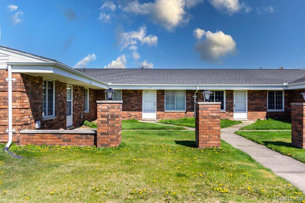 32750 MEADOWBROOK Lane, Warren, MI 48093 1250