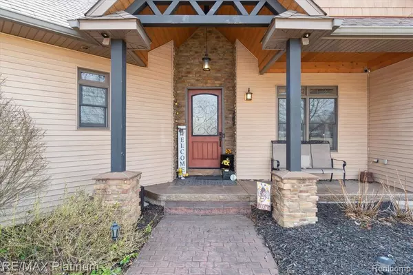 Grand Blanc, MI 48439 7402,7020 MANCOUR Drive