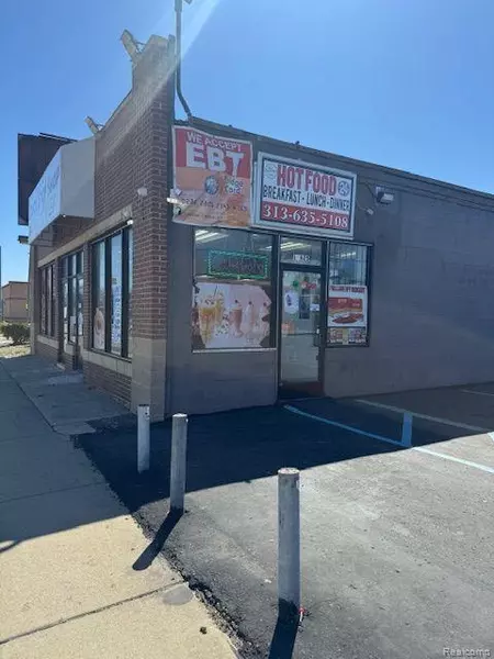 13625 W 8 MILE Road, Detroit, MI 48235 1573