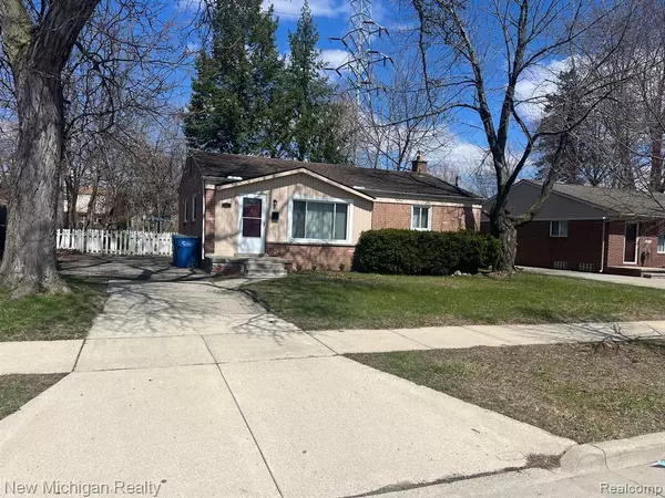 4477 HOLMES Drive,  Warren,  MI 48092 1746