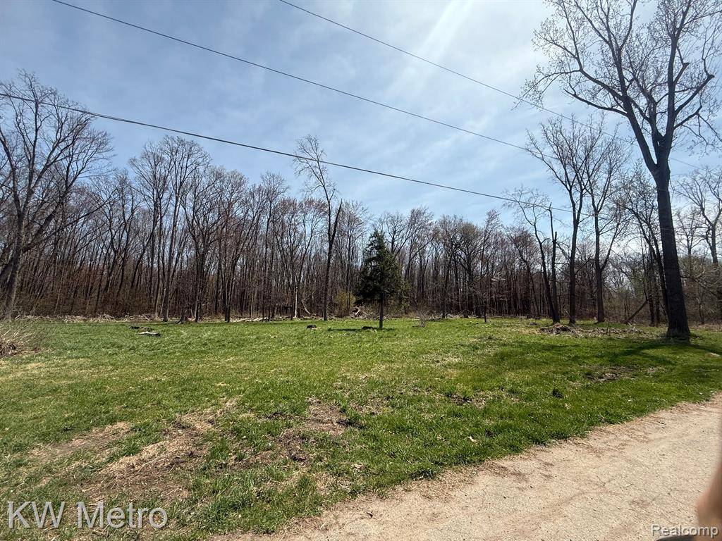 White Lake, MI 48386 2144,010770 HIGHLAND Road