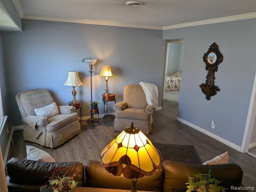 Mount Clemens, MI 48043 2548,88 CROCKER Boulevard