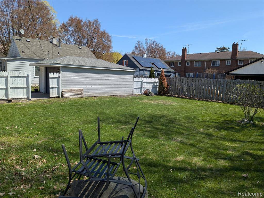 Mount Clemens, MI 48043 2548,88 CROCKER Boulevard