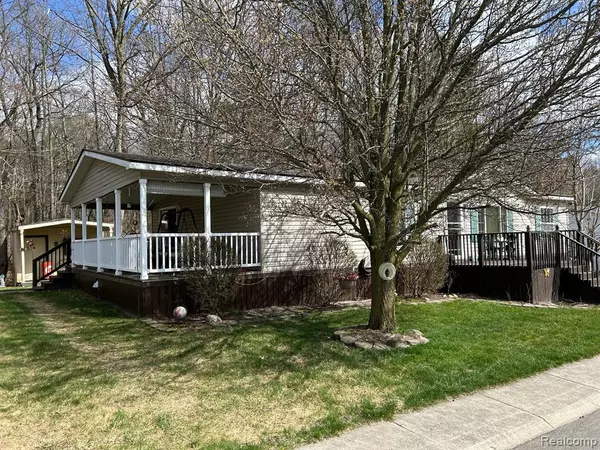 Oxford, MI 48371,326 Basket Branch