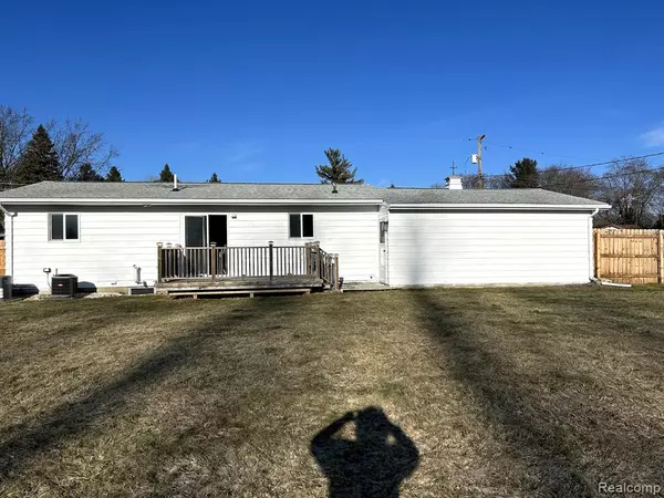 Flint, MI 48506 1728,4203 PHEASANT Drive