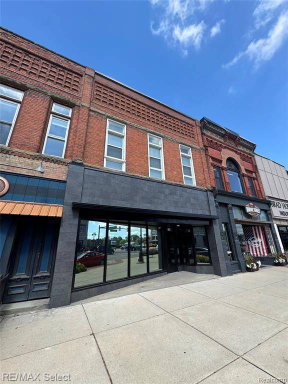 106 S LEROY Street, Fenton, MI 48430 3806