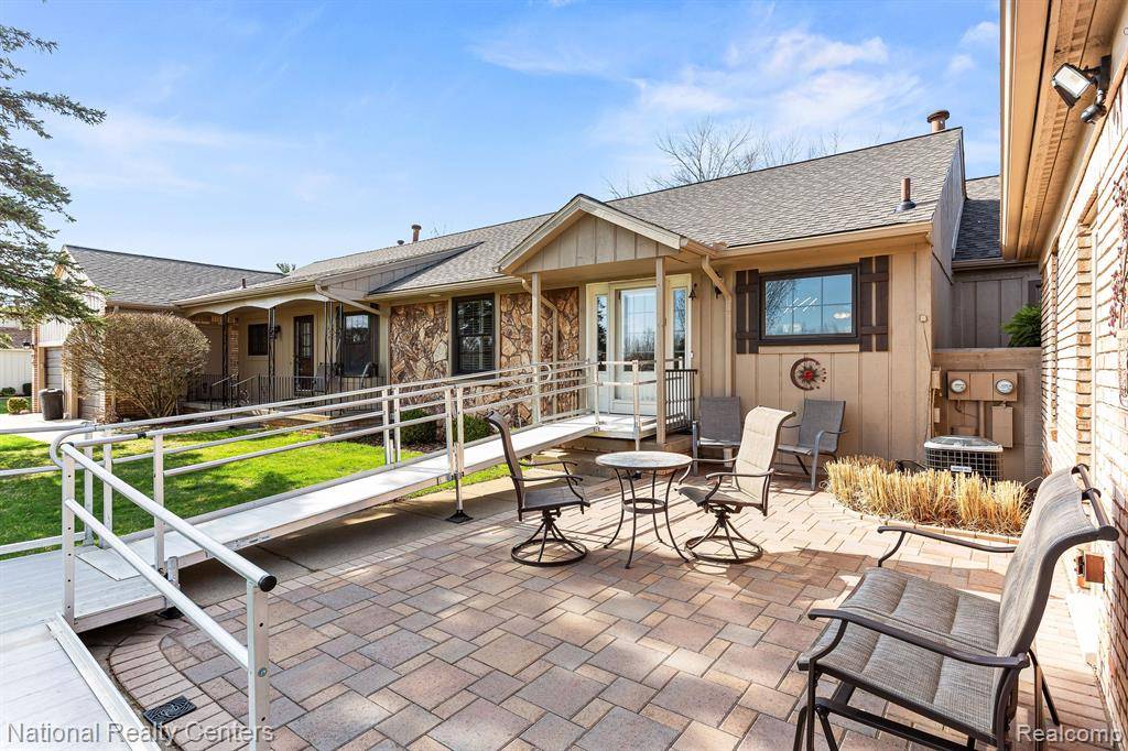South Lyon, MI 48178,11987 Shenandoah Drive