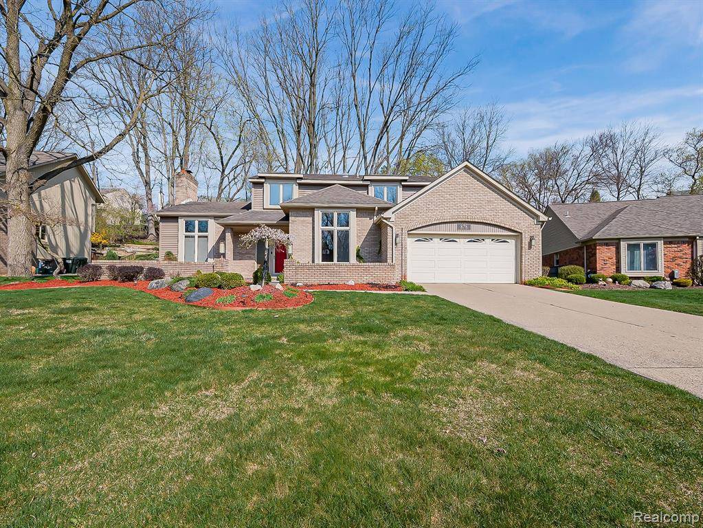 Rochester Hills, MI 48307 2728,878 RIVER BEND Drive