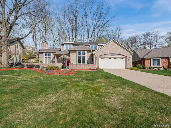 Rochester Hills, MI 48307 2728,878 RIVER BEND Drive