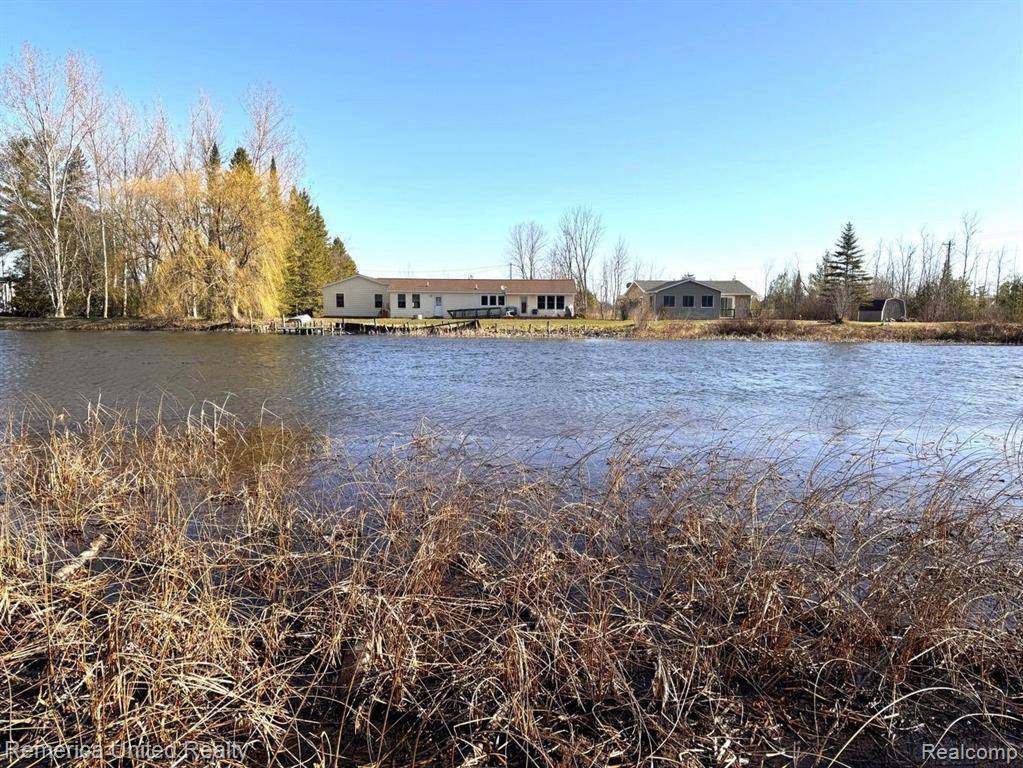 Cheboygan, MI 49721 9575,4052 S RIVER Road