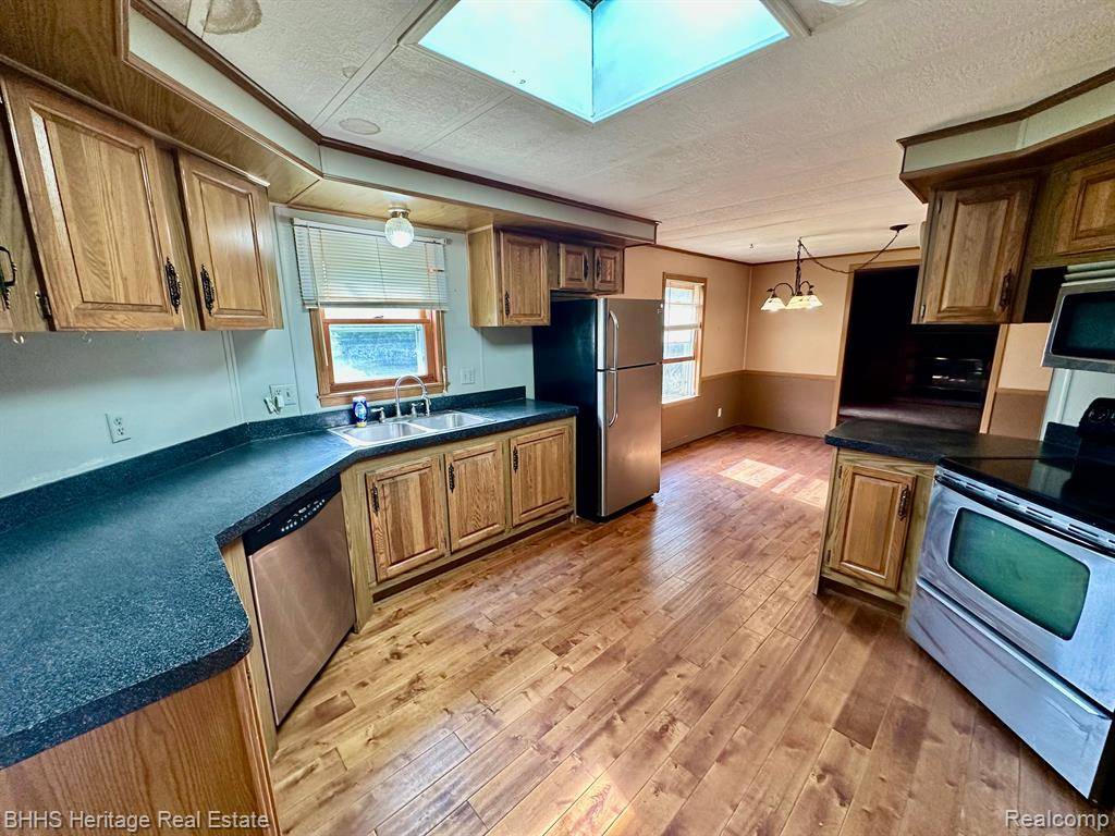 Fowlerville, MI 48836 9257,1088 KERN Road