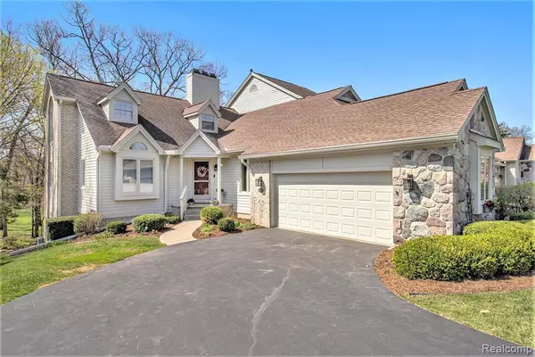 Brighton, MI 48116 9195,4592 GLEN EAGLES Drive