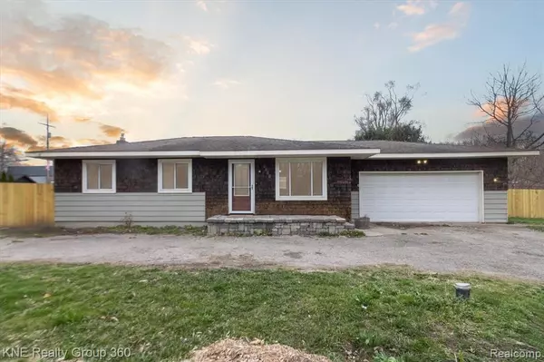 9526 GARDEN TERRACE, Commerce Twp, MI 48382 4127