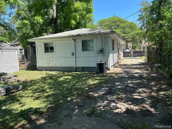 Detroit, MI 48219 2709,19325 GRANDVILLE Avenue