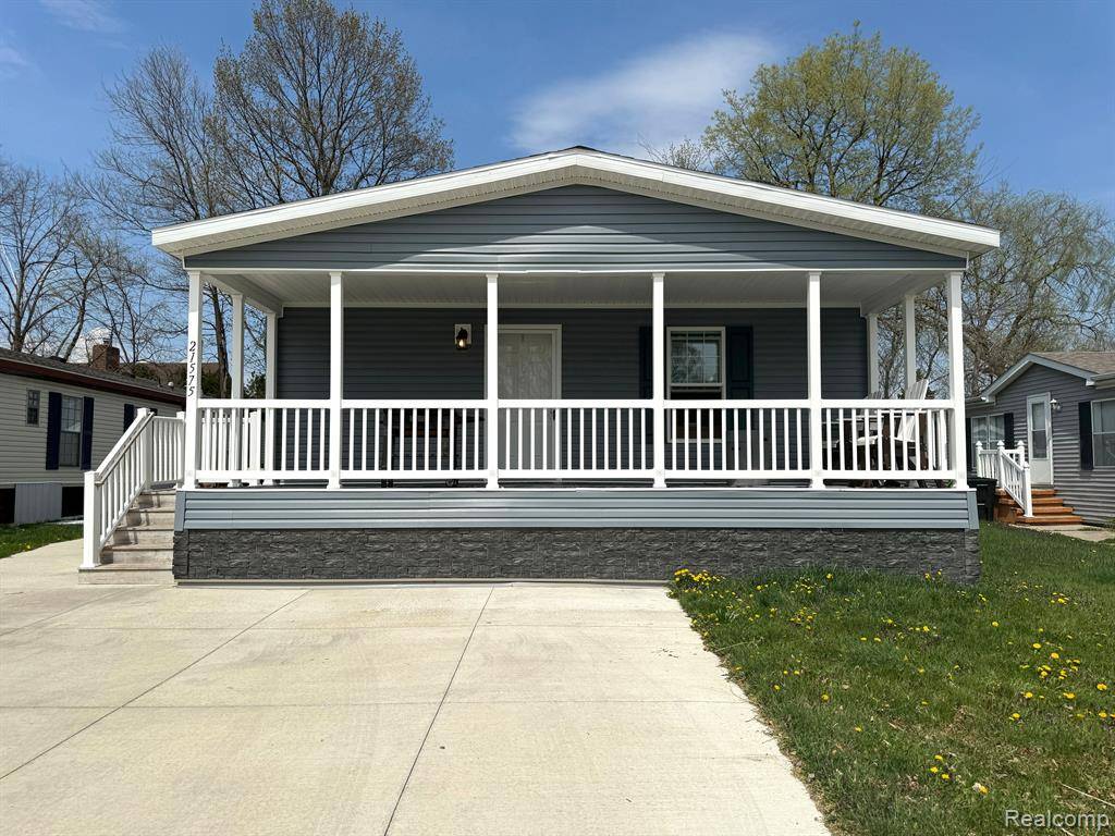 21575 Clochette Drive, Macomb, MI 48044