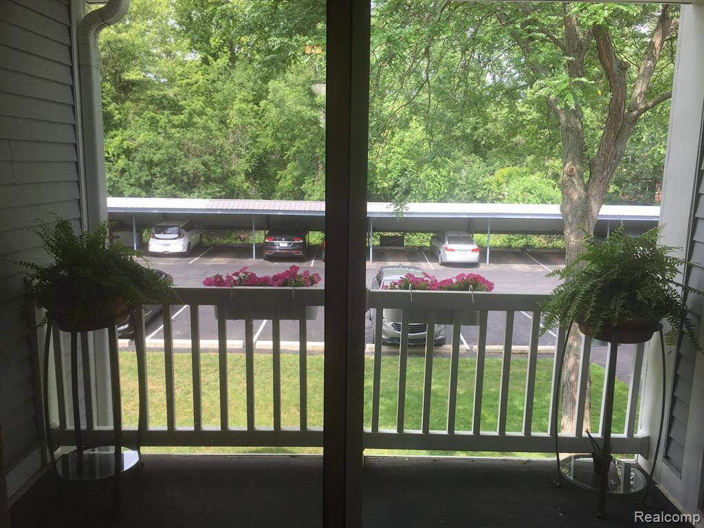 Novi, MI 48377 1817,1127 S LAKE Drive