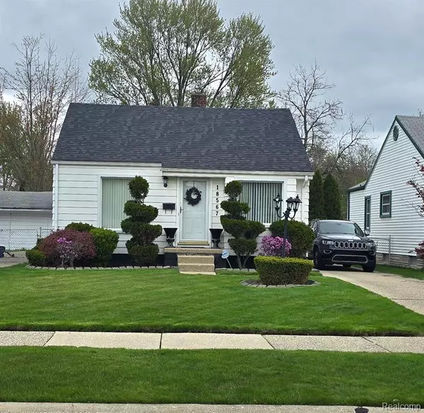 Harper Woods, MI 48225 2013,18567 WOODCREST Street