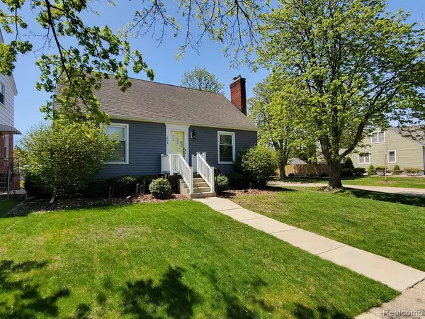 Monroe, MI 48162 2955,604 PARKWOOD Avenue