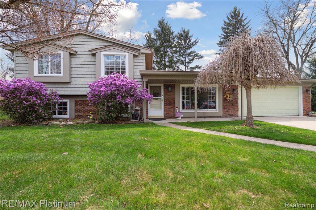 10328 Carriage Drive, Brighton, MI 48114 9262