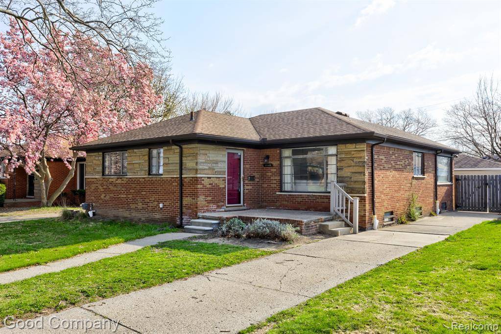 23160 HARDING Street, Oak Park, MI 48237 2449