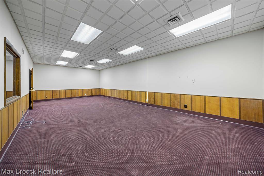 Ypsilanti, MI 48197 2675,61 N HURON st Street