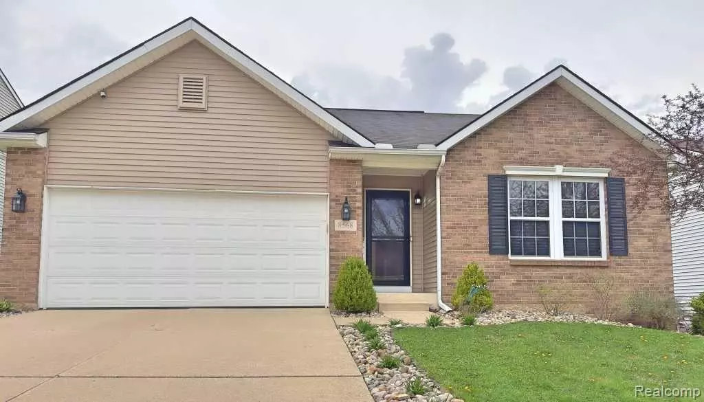 8568 MANISTEE RIVER Drive, Fowlerville, MI 48836 9092