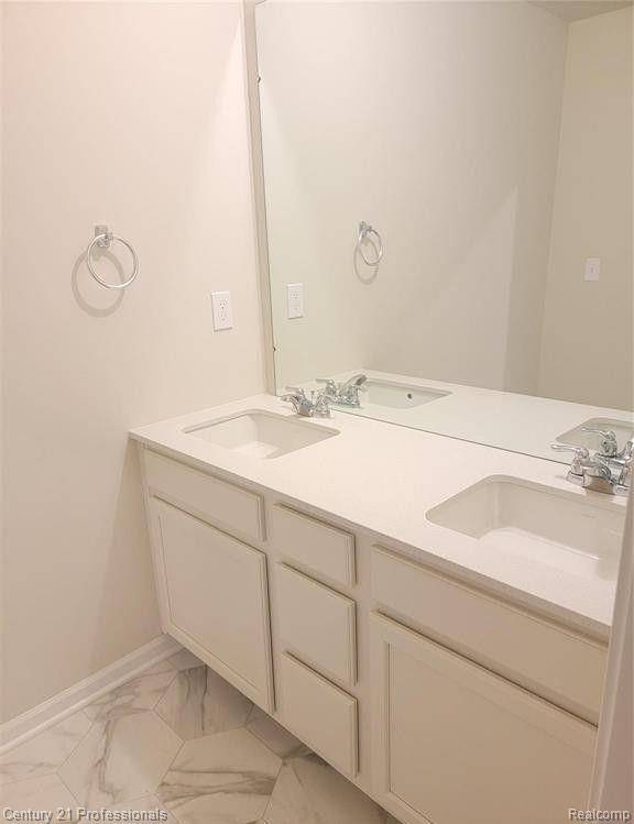 Rochester, MI 48307 4945,774 PEPPERMINT Drive
