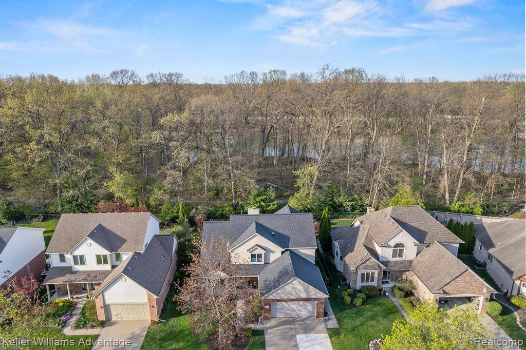 Livonia, MI 48150 3682,33676 TRILLIUM Court