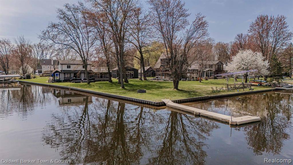 4405 SHOREVIEW Lane, Whitmore Lake, MI 48189 9160