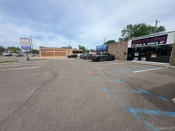 Lincoln Park, MI 48146 1342,1161 DIX Highway