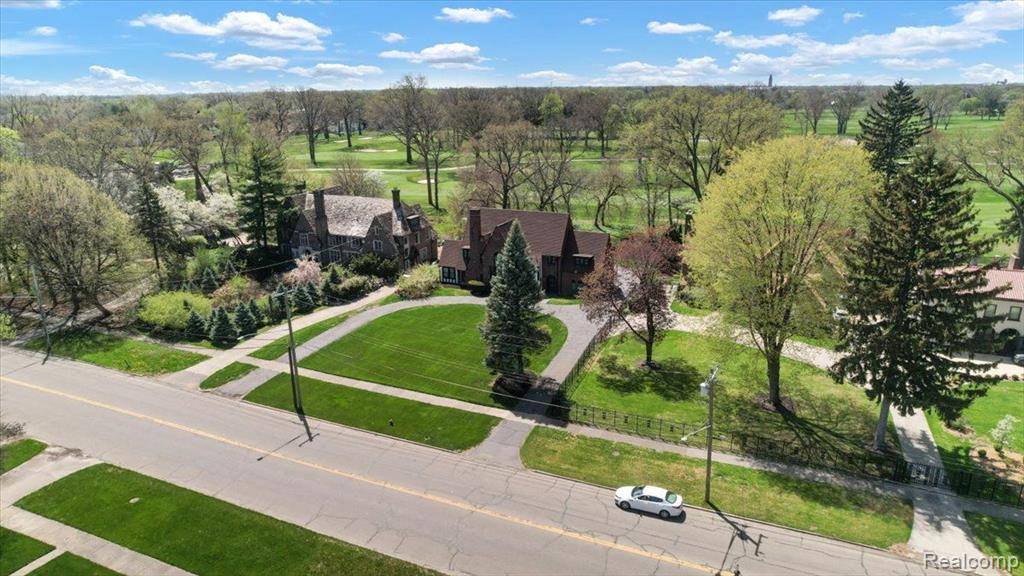 Detroit, MI 48203 1720,17381 PONTCHARTRAIN Boulevard