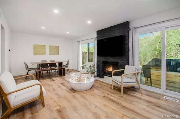 West Bloomfield, MI 48322 2125,6267 POTOMAC Circle