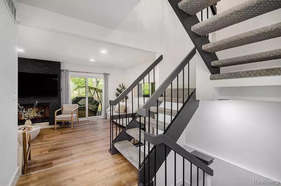 6267 POTOMAC Circle, West Bloomfield, MI 48322 2125