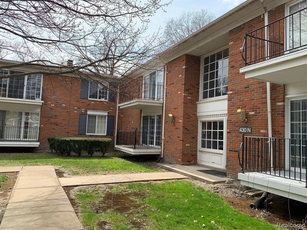 430 FOX HILLS Drive, Bloomfield Hills, MI 48304 1327