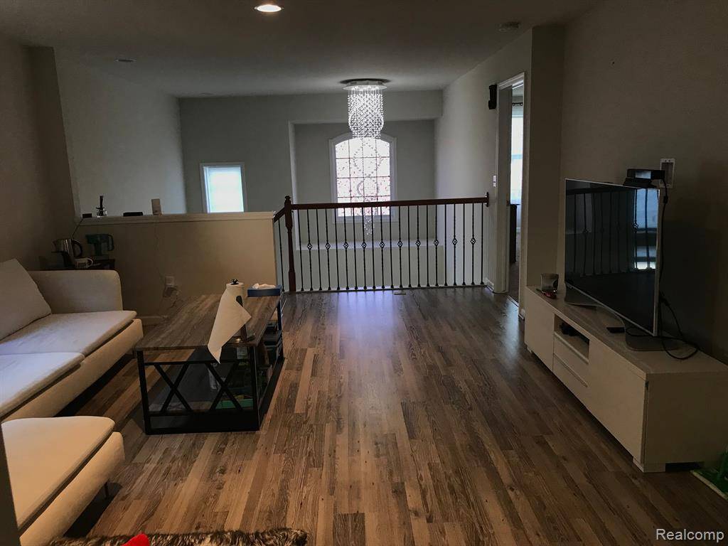 Novi, MI 48377 2590,28478 WITHERSPOON Drive