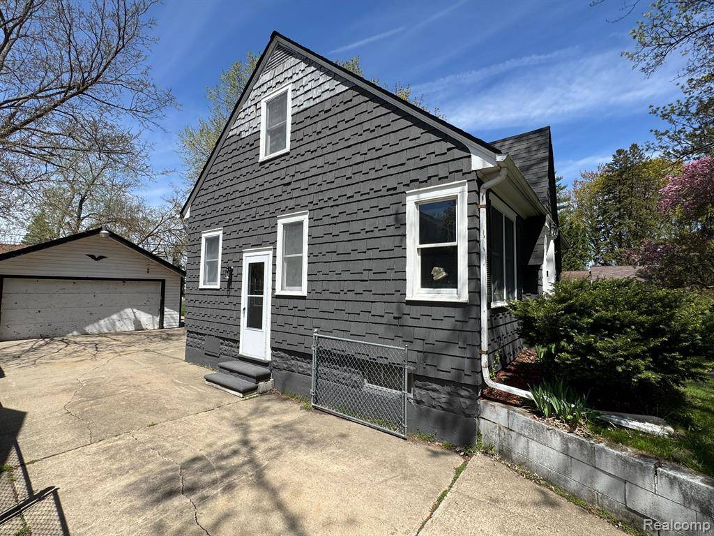 Waterford, MI 48328 1729,2361 Montroyal Avenue