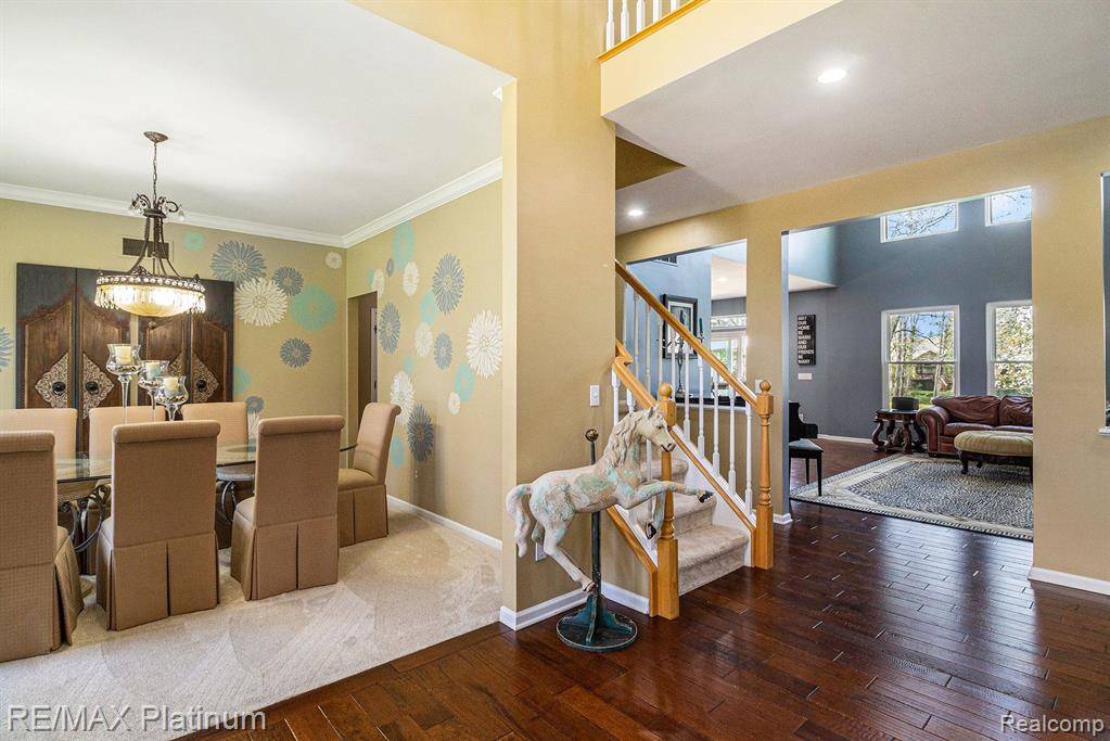 Brighton, MI 48116 9764,4579 OAK TREE COURT