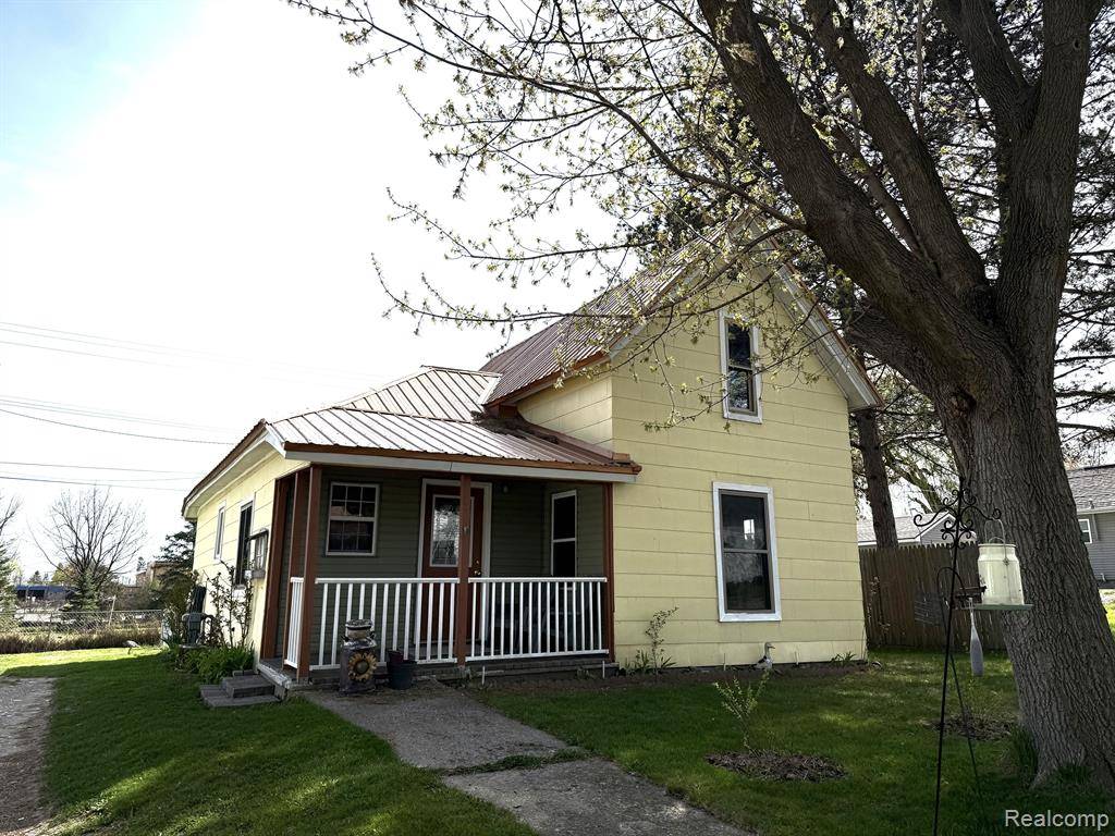 183 W GAMBLE Street, Caro, MI 48723 1711