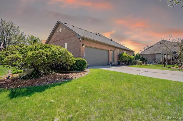 Macomb, MI 48042 4631,21850 JURICNY Drive