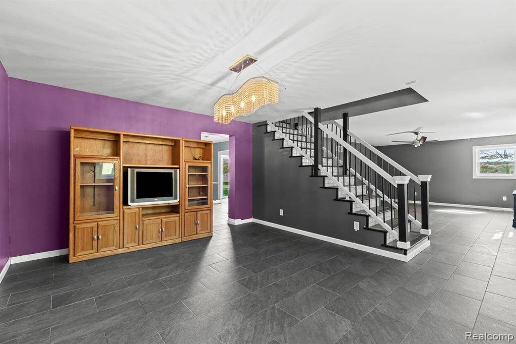 Maybee, MI 48159 9752,12940 OSTRANDER Road