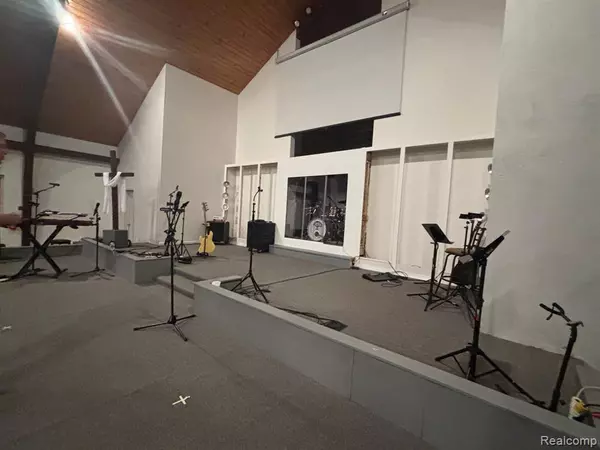 Wayne, MI 48184 1836,3789 VENOY Road