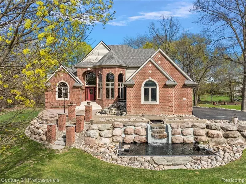 809 HAWKSMOORE Drive, Clarkston, MI 48348 3633