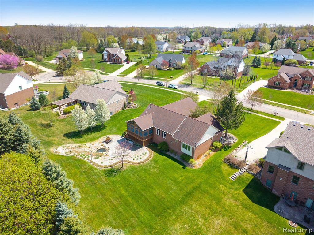Howell, MI 48855 6304,8911 GIOVANNI